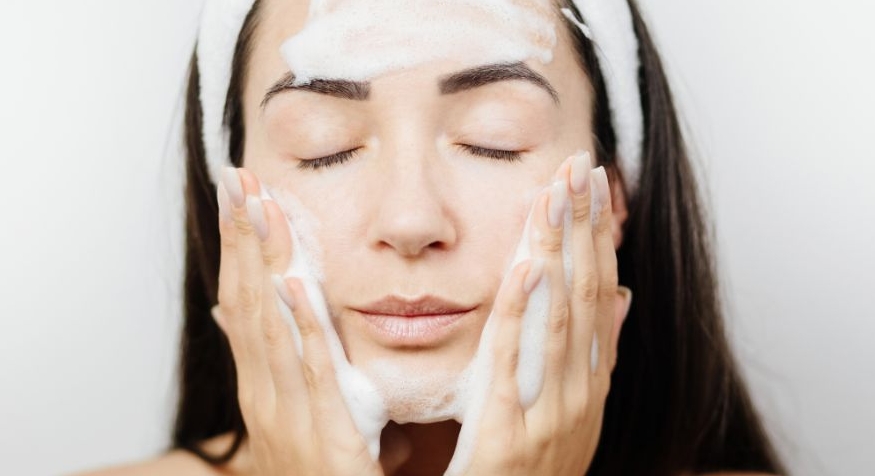 Rutyna oczyszczania twarzy
